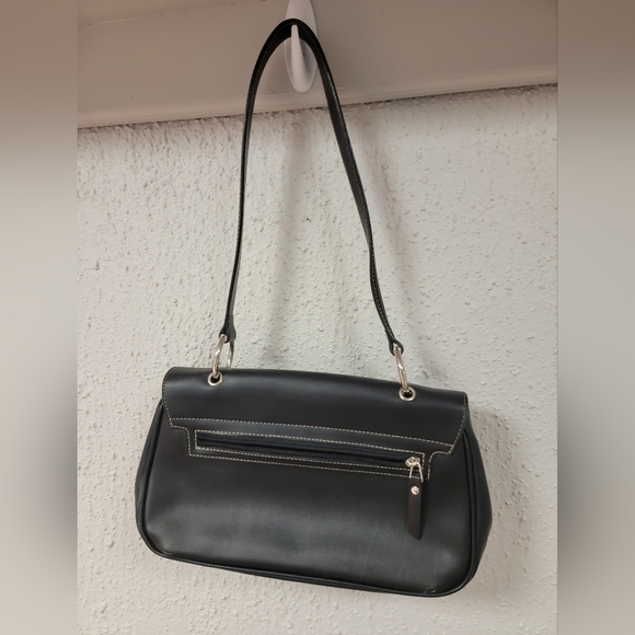 Black Handbag - Picture 3 of 10